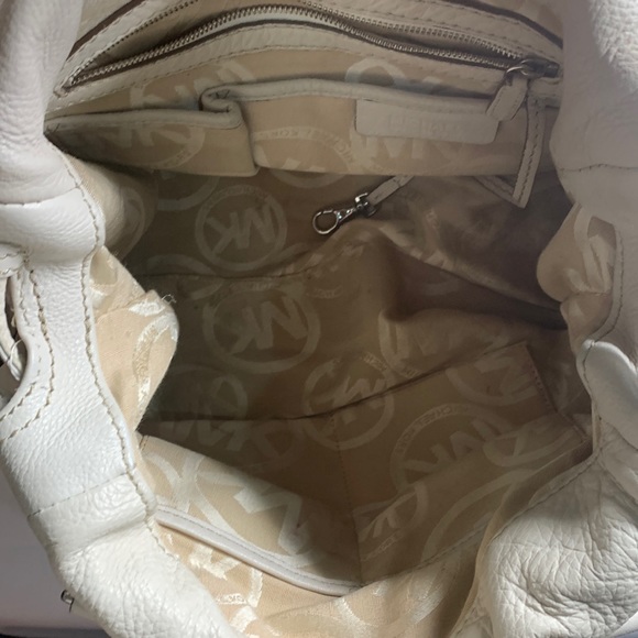 MICHAEL KORS Cream Pebbled Leather Satchel Purse - Picture 6 of 13